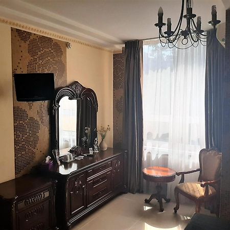 Alice Place Hotel Odesa Room photo