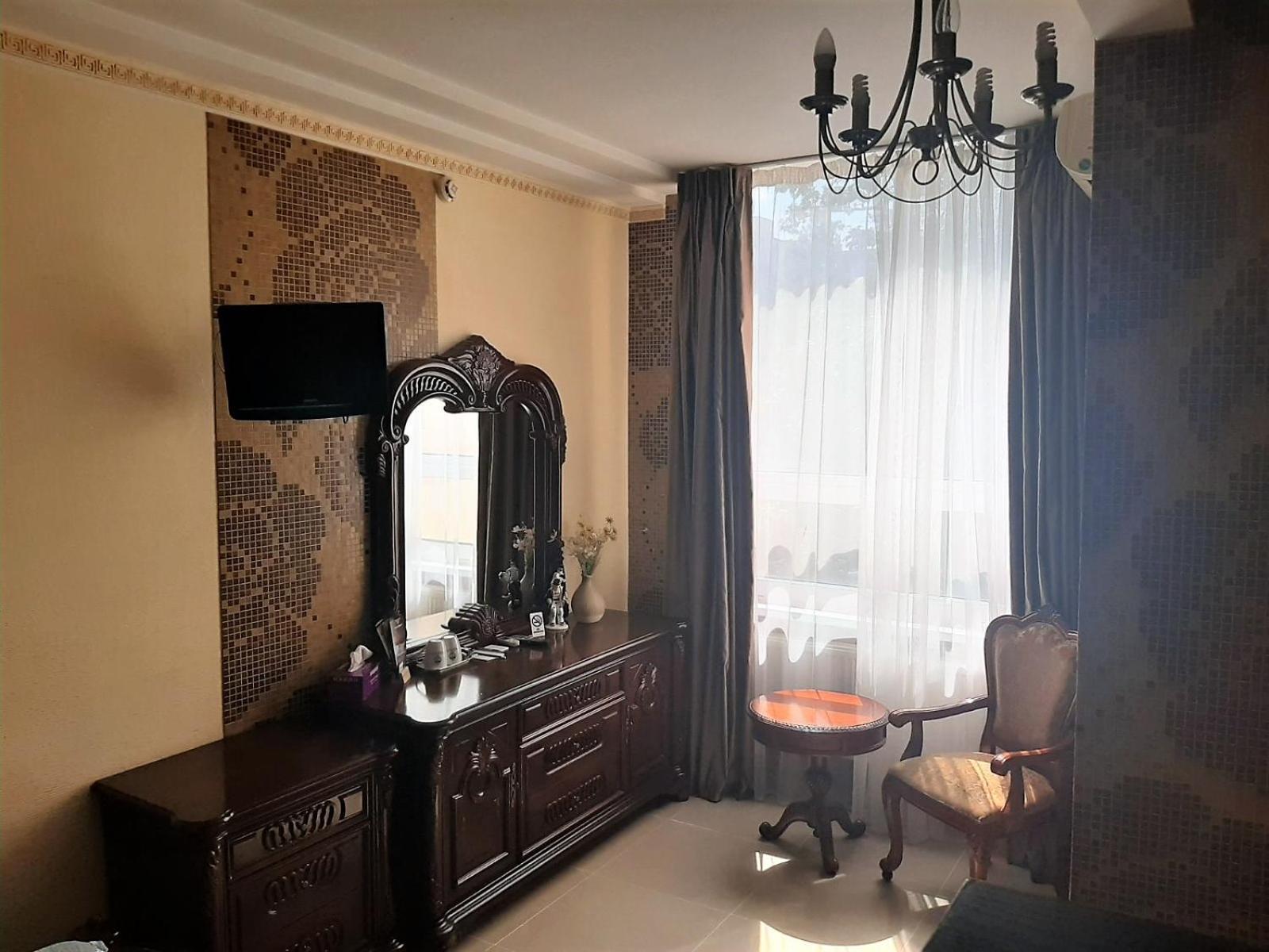 Alice Place Hotel Odesa Room photo